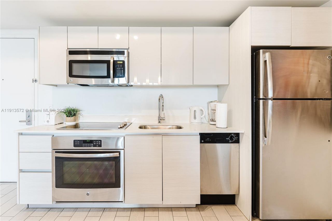 2602 E Hallandale Beach Blvd, Unit R1206, Hallandale Beach, FL 33009 Photo