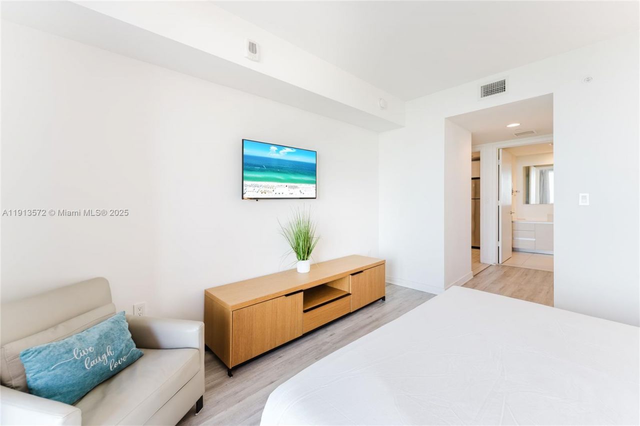 2602 E Hallandale Beach Blvd, Unit R1206, Hallandale Beach, FL 33009 Photo