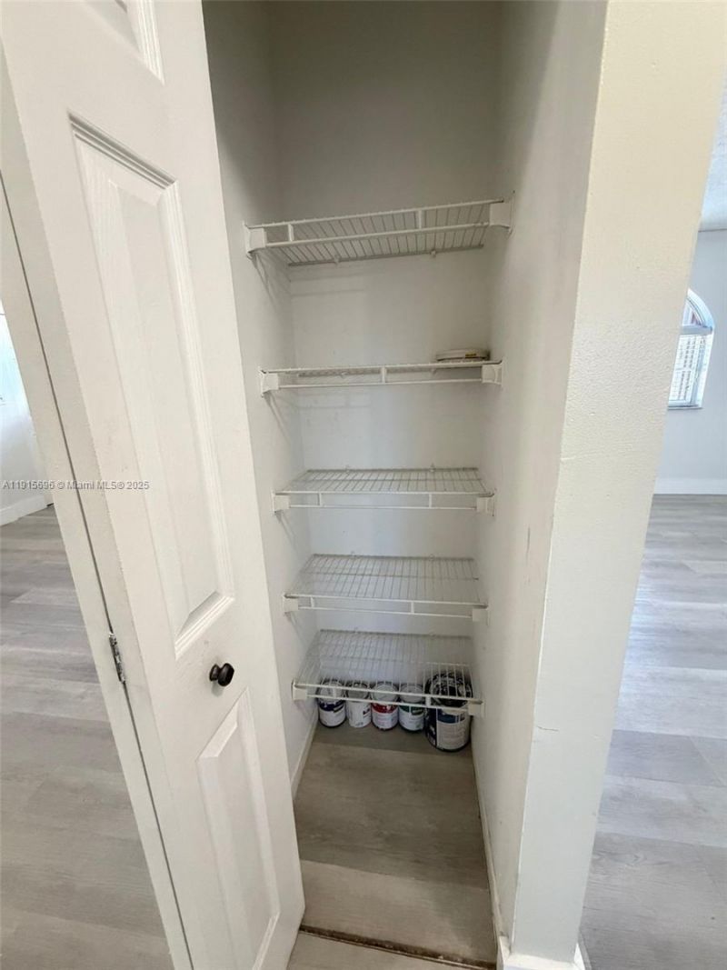 3375 W 76th St, Unit 211, Hialeah, FL 33018 Photo