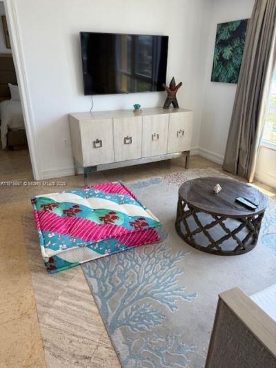 101 Ocean Dr, Unit 906, Miami Beach, FL 33139 Photo