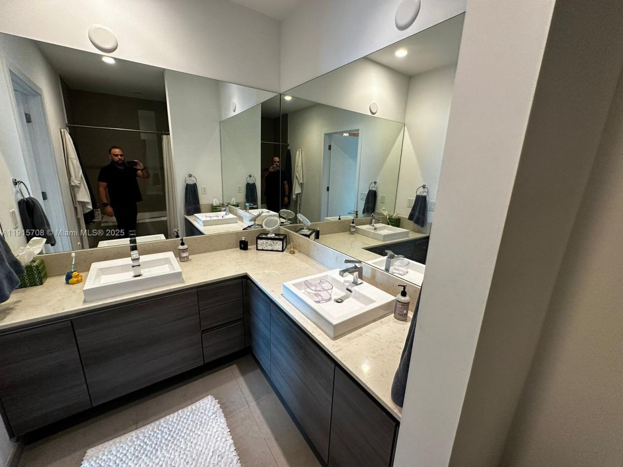 Please Call For Address, Unit 4202, Miami, FL 33131 Photo