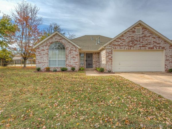 3908 S Walnut Avenue, Broken Arrow, OK 74011