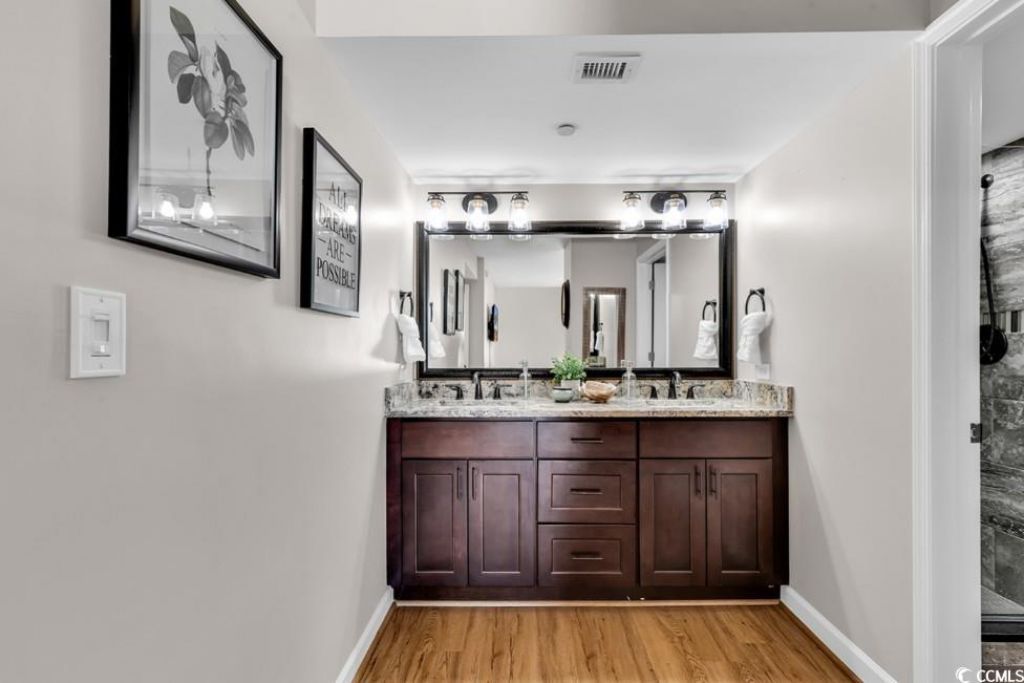 8560 Queensway Blvd. Photo 17