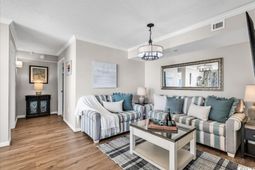 8560 Queensway Blvd. photo 4