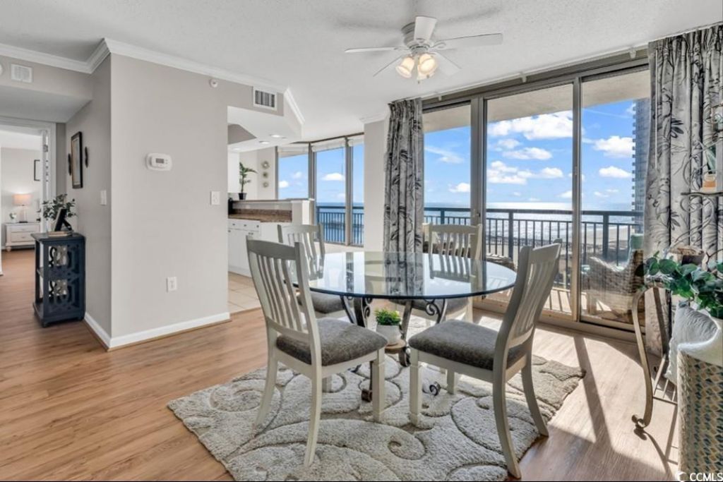 8560 Queensway Blvd. Photo 4