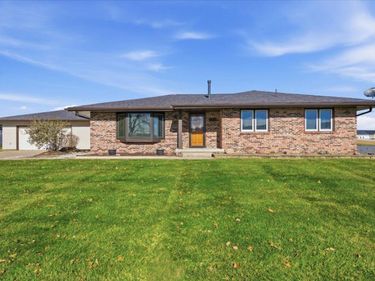 109 CIRCLE Drive, MINDEN, IA 51553