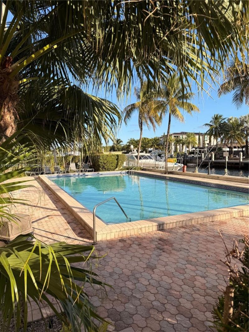 2350 NE 135th St, Unit 503, North Miami, FL 33181 Photo