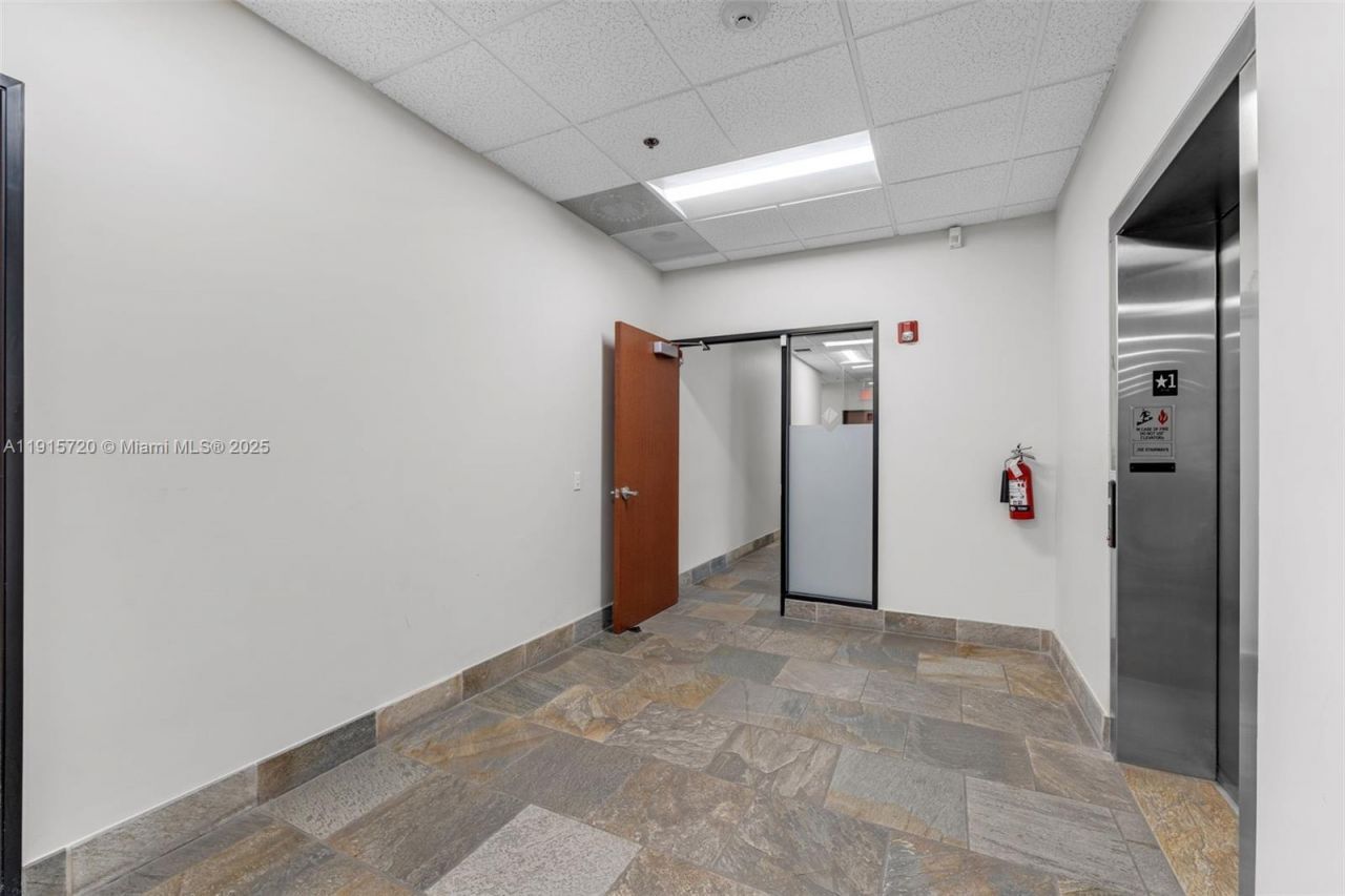 6850 Lyons Technology Cir, Coconut Creek, FL 33073 Photo