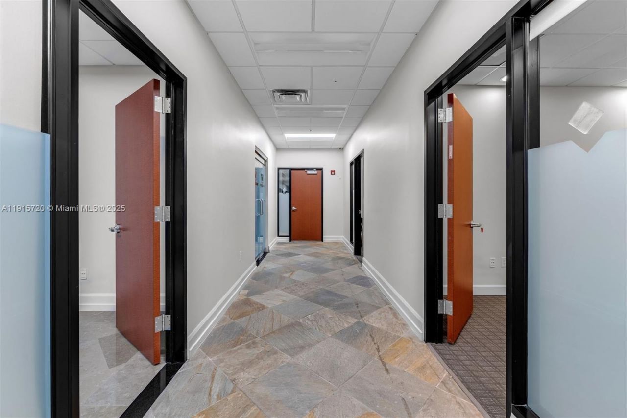 6850 Lyons Technology Cir, Coconut Creek, FL 33073 Photo