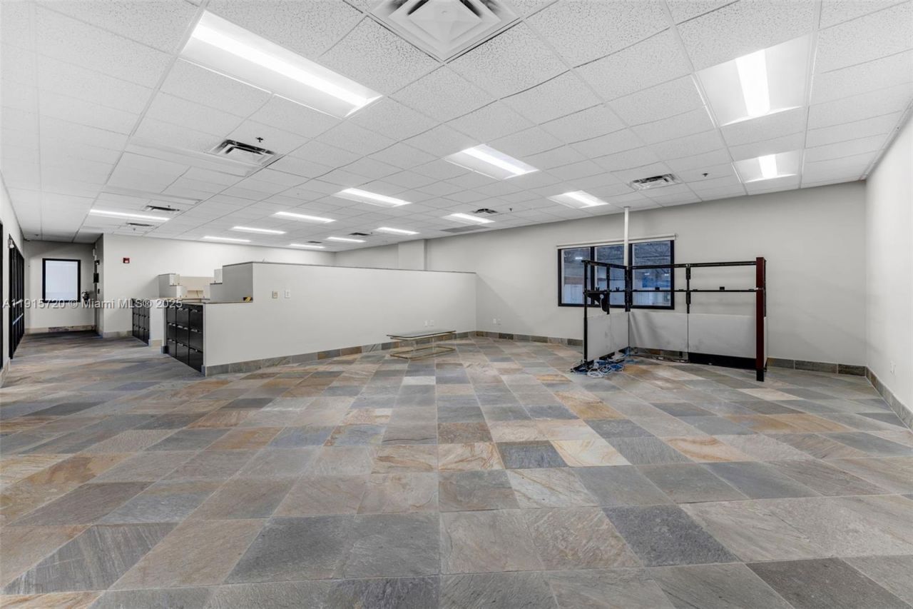 6850 Lyons Technology Cir, Coconut Creek, FL 33073 Photo