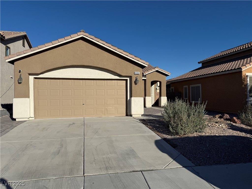 6304 Legend Falls Street, North Las Vegas, NV 89081 Main Photo