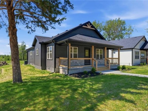 227 E Mill Street, Osawatomie, KS 66064