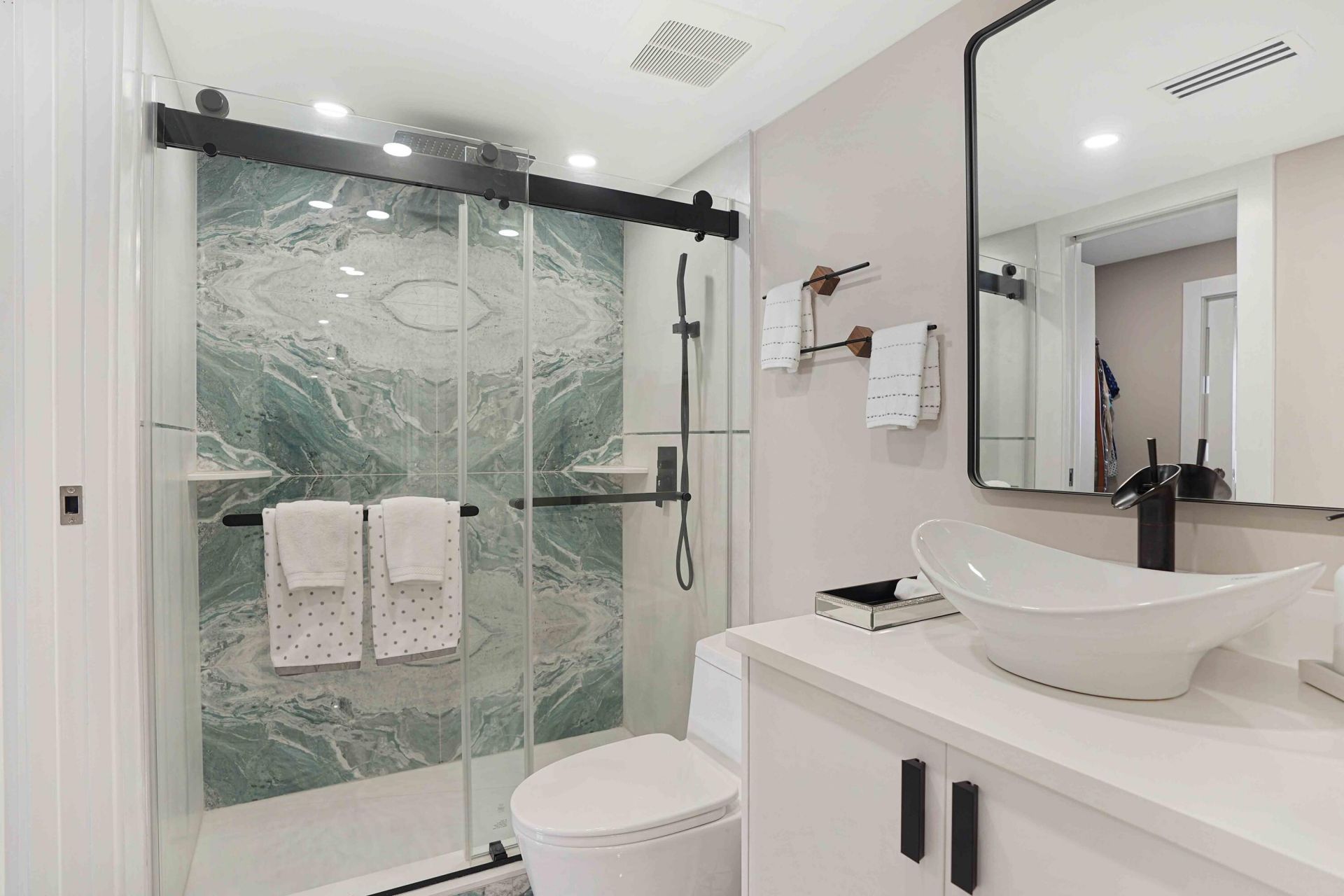 5480 N Ocean Drive, Unit Bphc, Singer Island, FL 33404 Photo