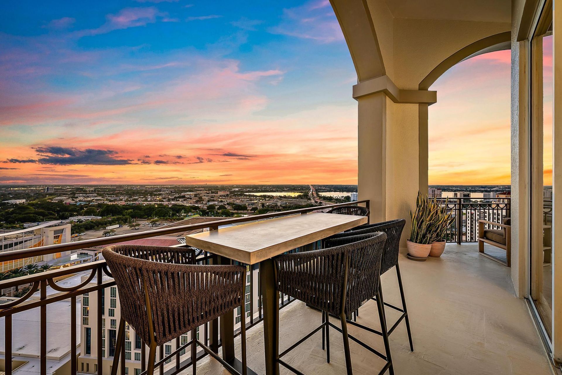 550 Okeechobee Boulevard, Unit Uph-11, West Palm Beach, FL 33401 Photo