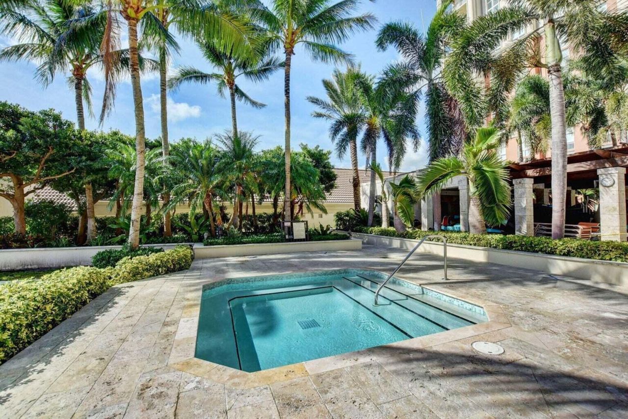 550 Okeechobee Boulevard, Unit Uph-11, West Palm Beach, FL 33401 Photo