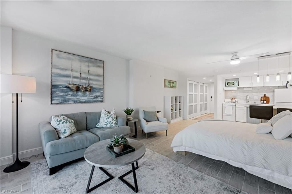 5 Bluebill Ave, Unit 205, Naples, FL 34108 Photo
