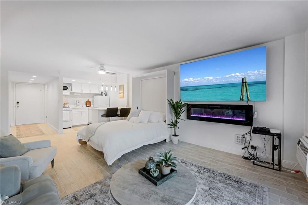 5 Bluebill Ave, Unit 205, Naples, FL 34108 Photo
