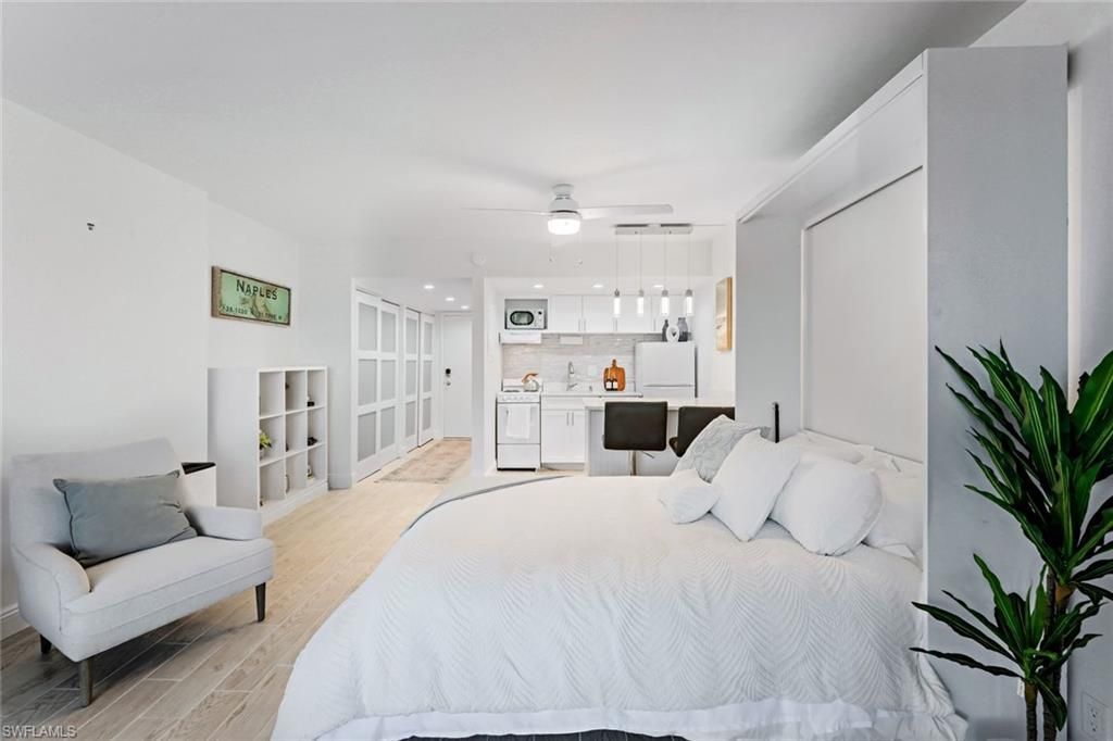 5 Bluebill Ave, Unit 205, Naples, FL 34108 Photo