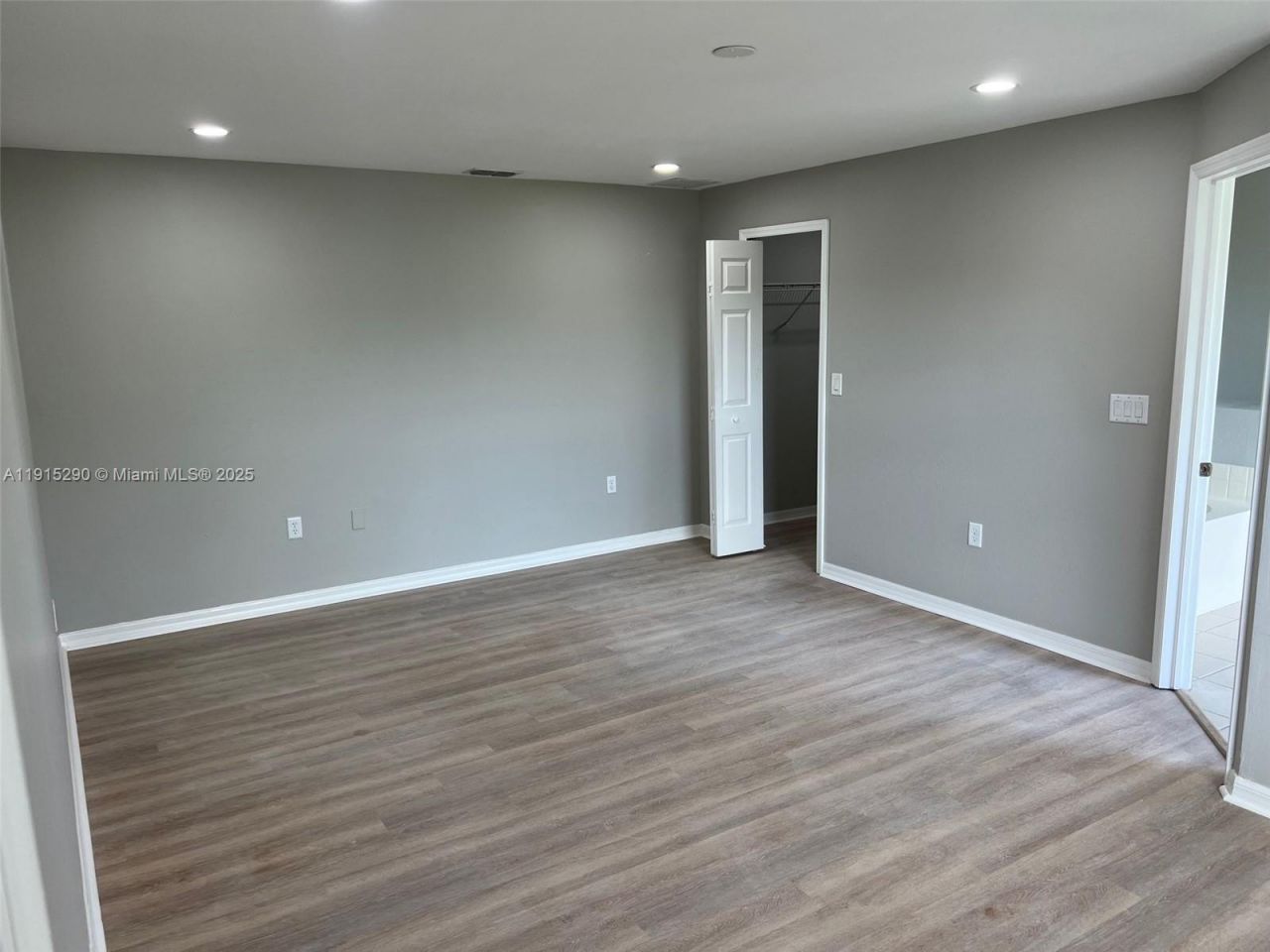 4015 6th St Sw, Lehigh Acres, FL 33976 Photo