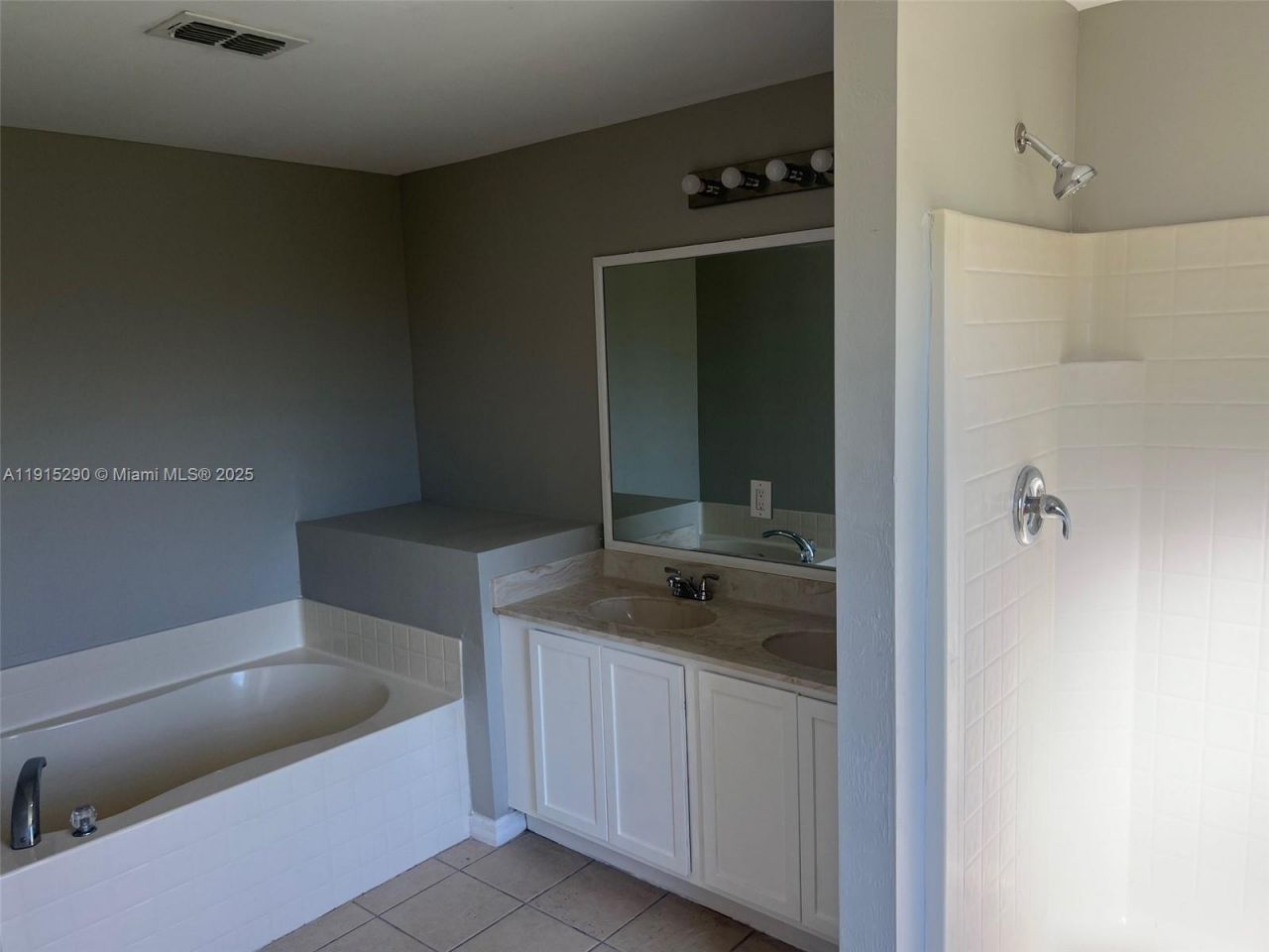 4015 6th St Sw, Lehigh Acres, FL 33976 Photo