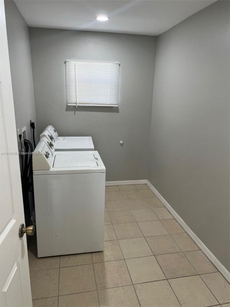 4015 6th St Sw, Lehigh Acres, FL 33976 Photo