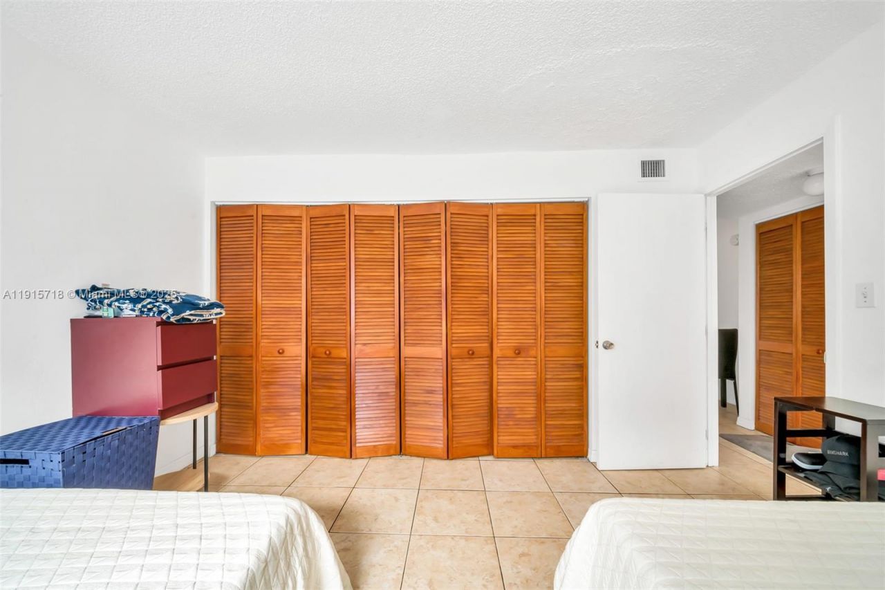 1530 Pennsylvania Ave, Unit 203, Miami Beach, FL 33139 Photo