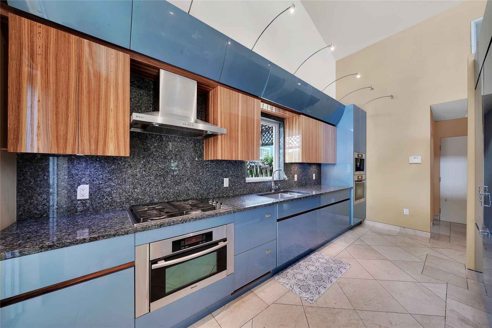 2631 Okeechobee Lane, Fort Lauderdale, FL 33312 Photo