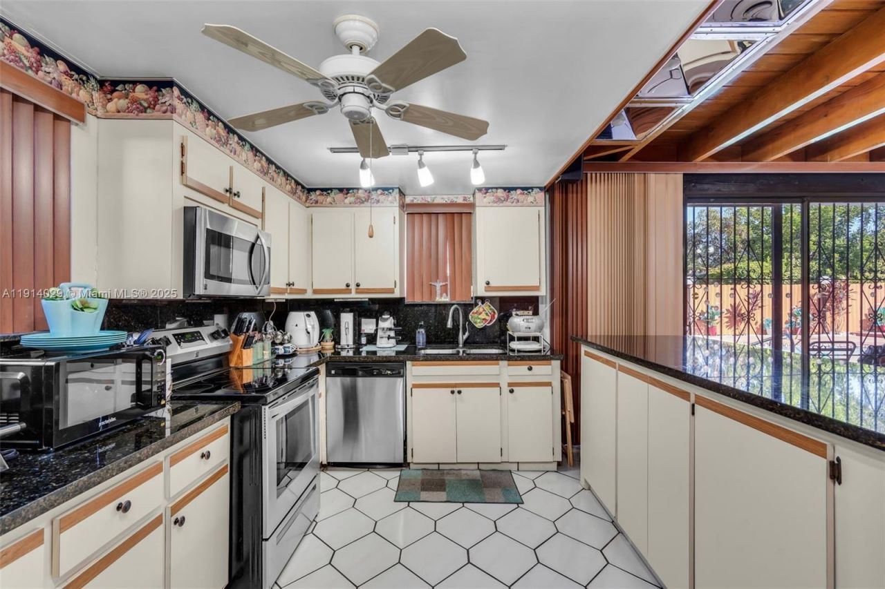 1861 SW 19th St, Miami, FL 33145 Photo