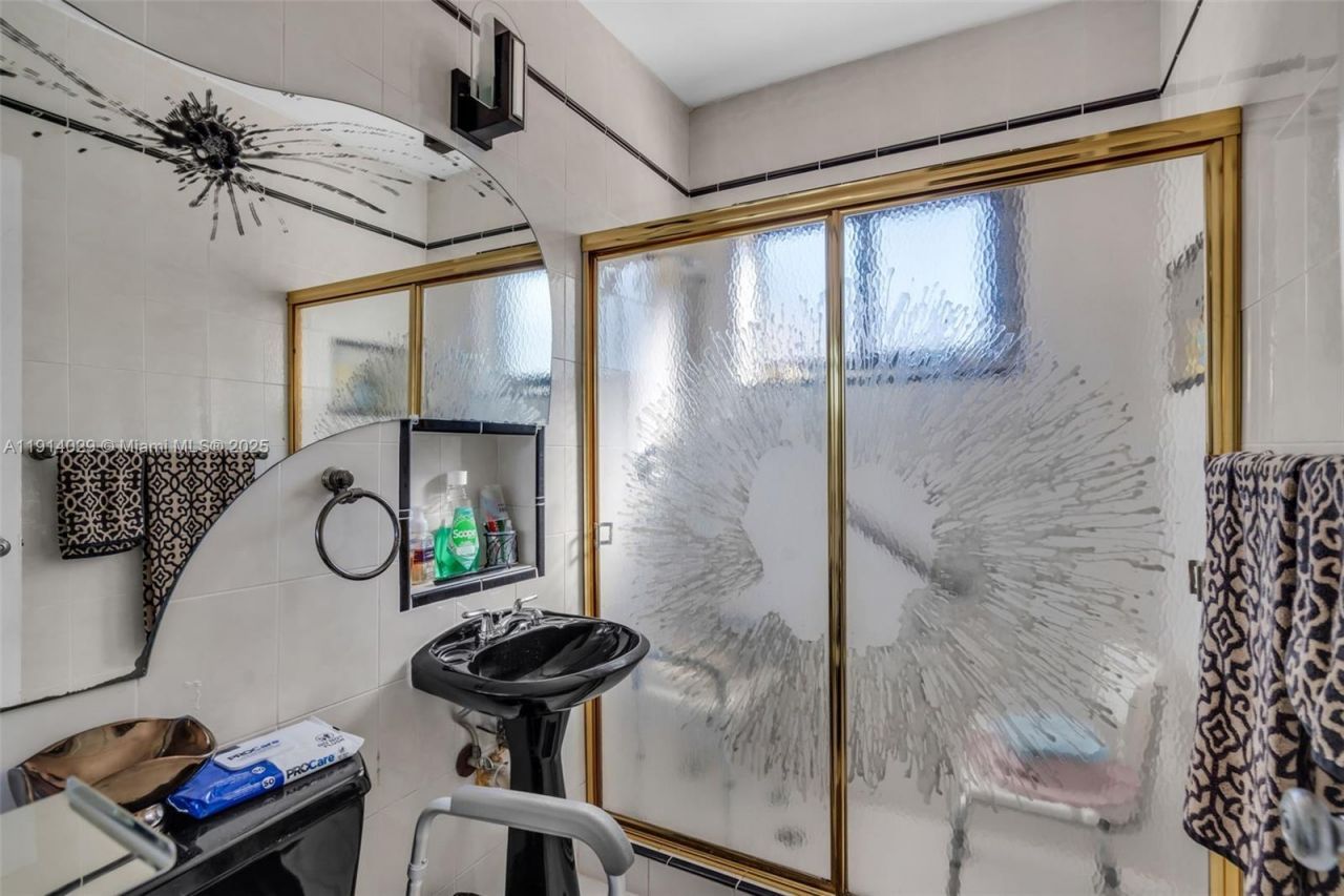 1861 SW 19th St, Miami, FL 33145 Photo