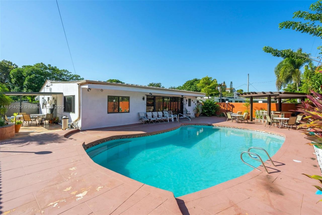 1861 SW 19th St, Miami, FL 33145 Photo