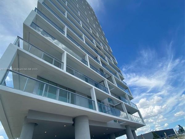 2000 Metropica Way, Unit 2104, Sunrise, FL 33323