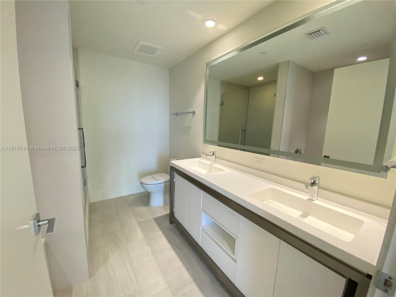 2000 Metropica Way, Unit 2104, Sunrise, FL 33323 Photo
