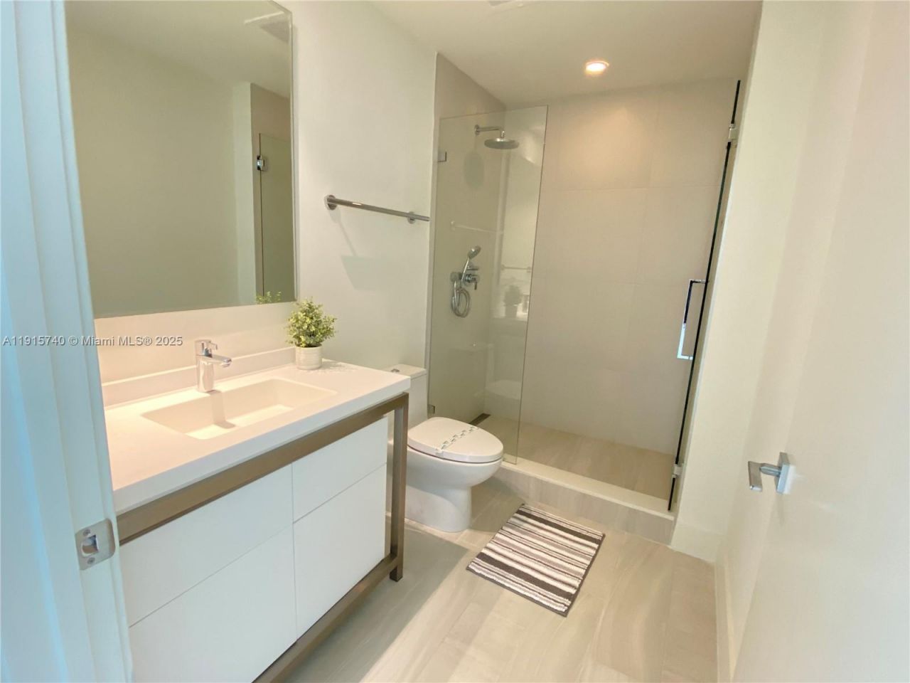 2000 Metropica Way, Unit 2104, Sunrise, FL 33323 Photo