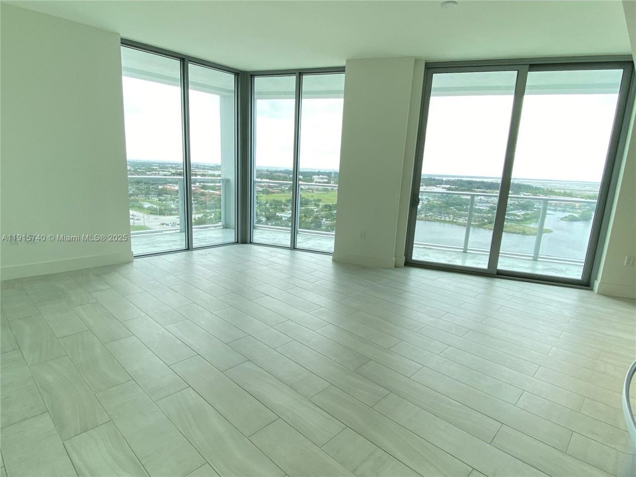 2000 Metropica Way, Unit 2104, Sunrise, FL 33323 Photo