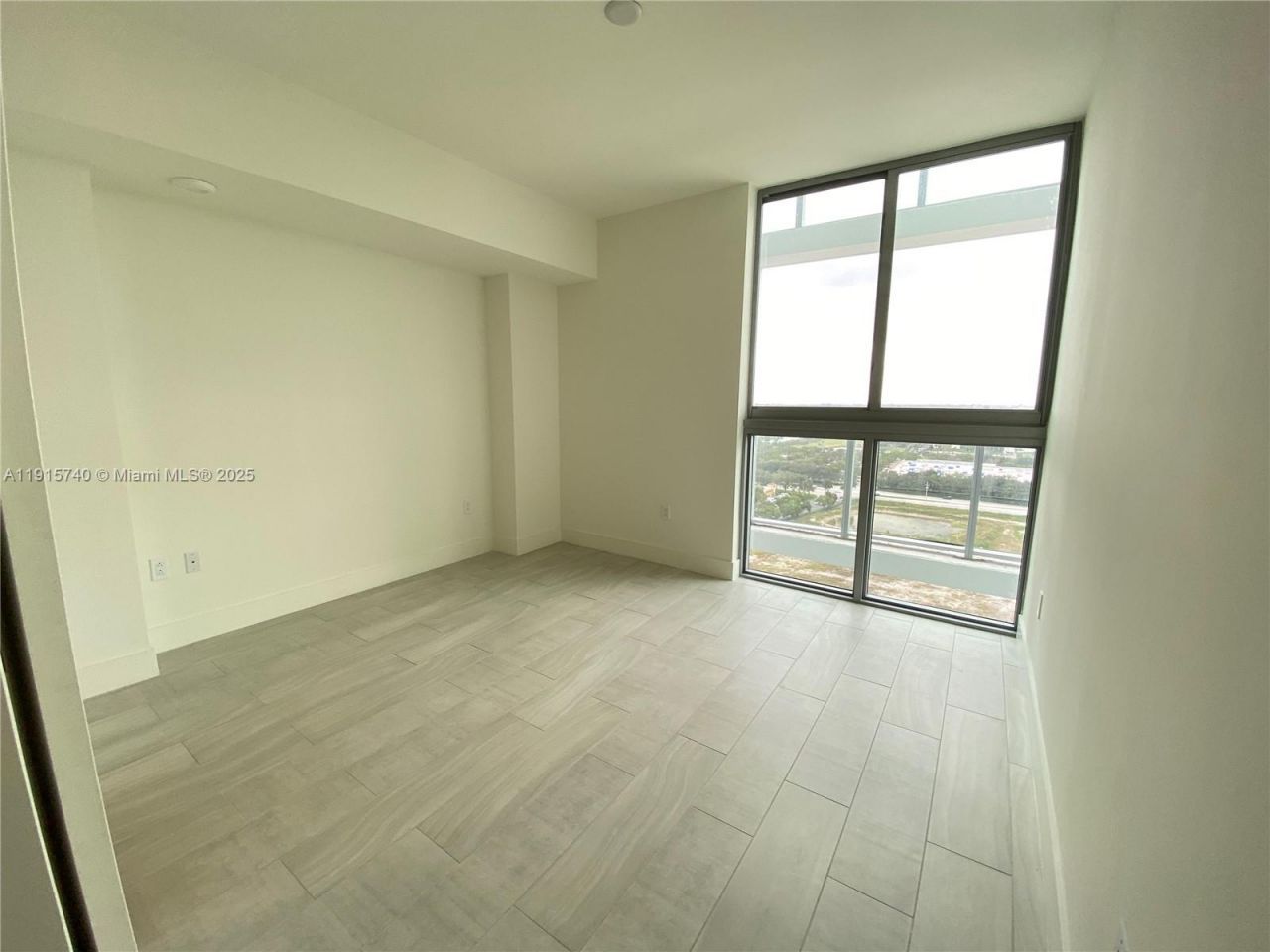 2000 Metropica Way, Unit 2104, Sunrise, FL 33323 Photo