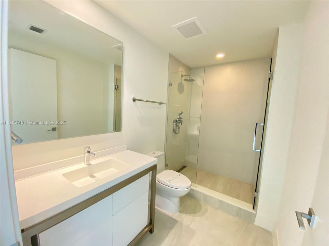 2000 Metropica Way, Unit 2104, Sunrise, FL 33323 Photo