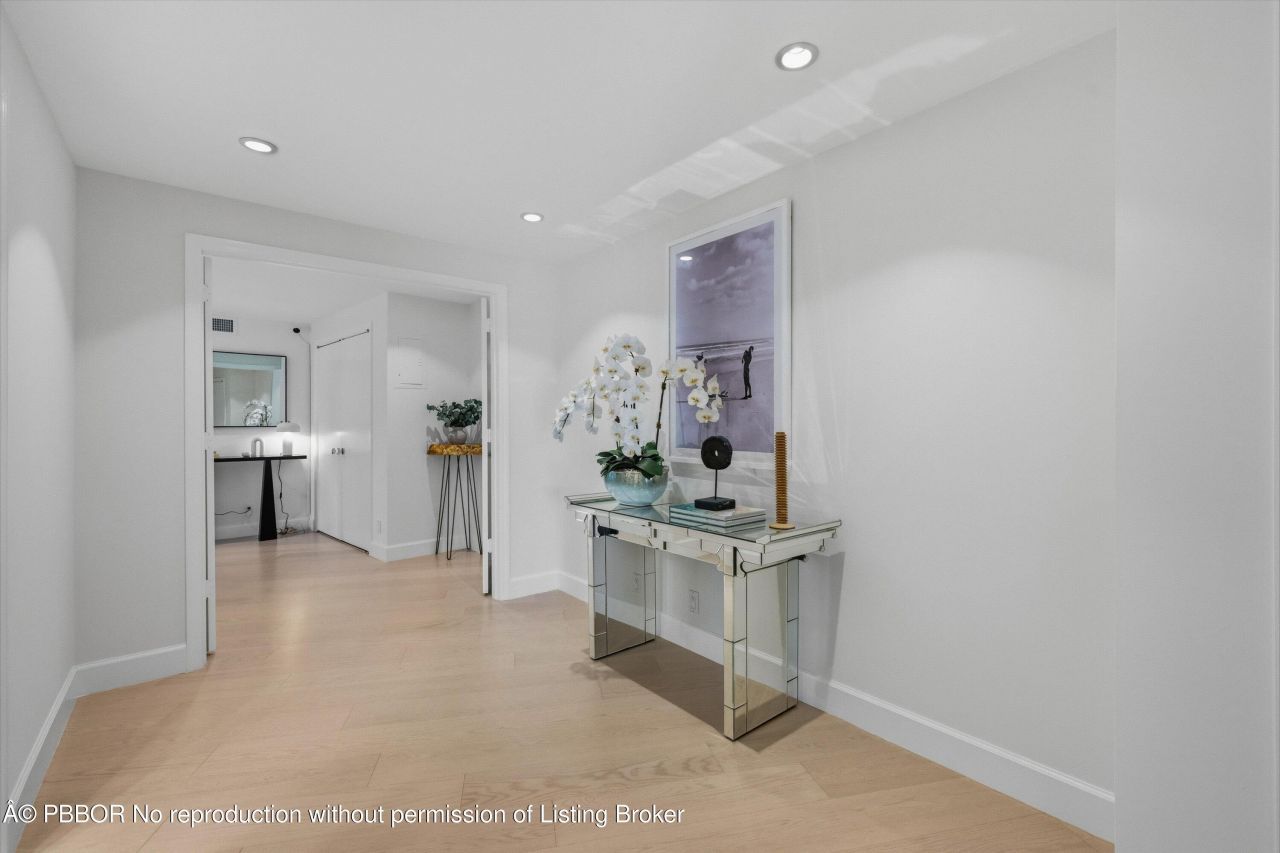 100 Sunrise Avenue, Unit 520/521, Palm Beach, FL 33480 Photo