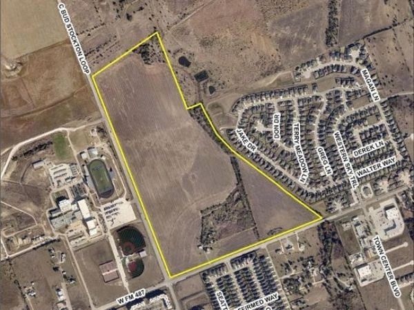 900 W Fm 487 , Jarrell, TX 76537