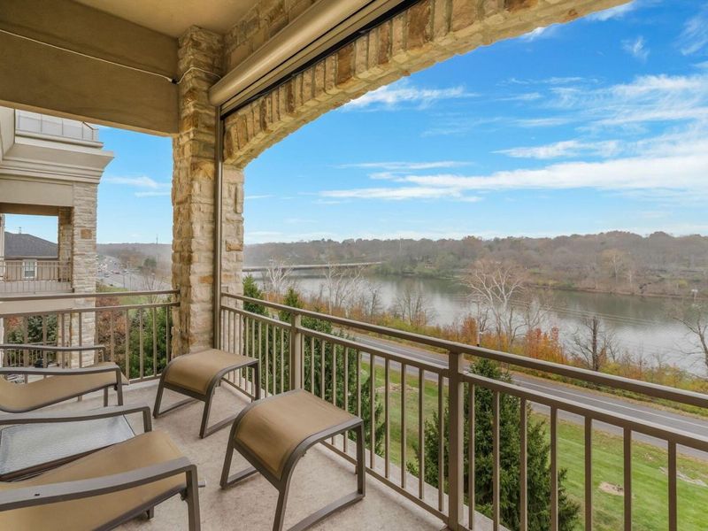 5735 Newbank Circle, Unit 303, Dublin, OH 43017 Photo 3