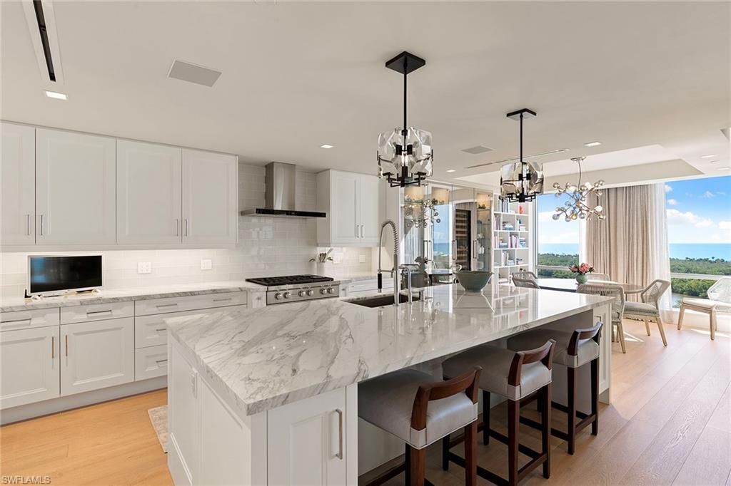6897 Grenadier Blvd, Unit 902, Naples, FL 34108 Photo