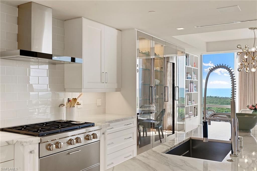 6897 Grenadier Blvd, Unit 902, Naples, FL 34108 Photo