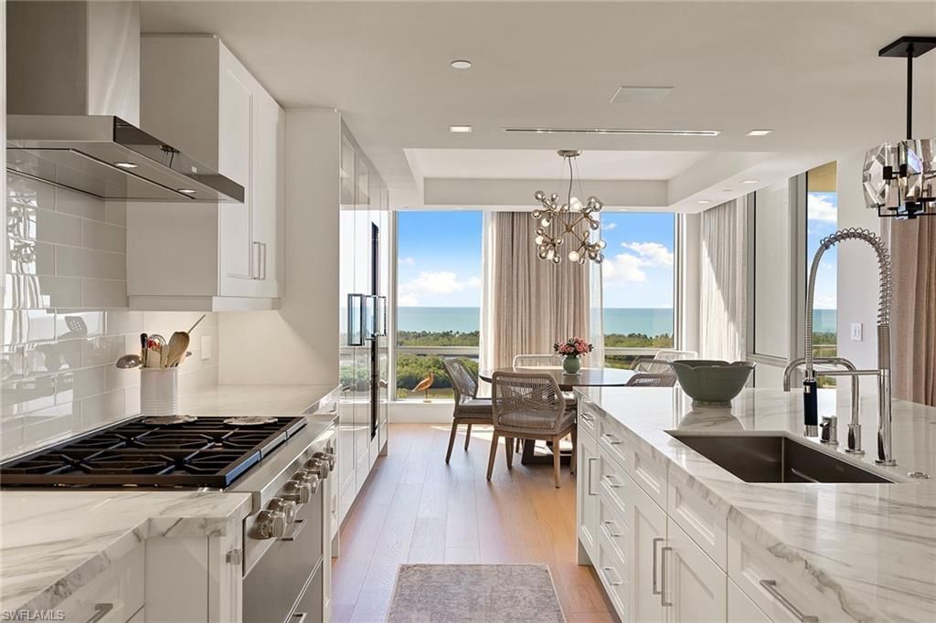 6897 Grenadier Blvd, Unit 902, Naples, FL 34108 Photo