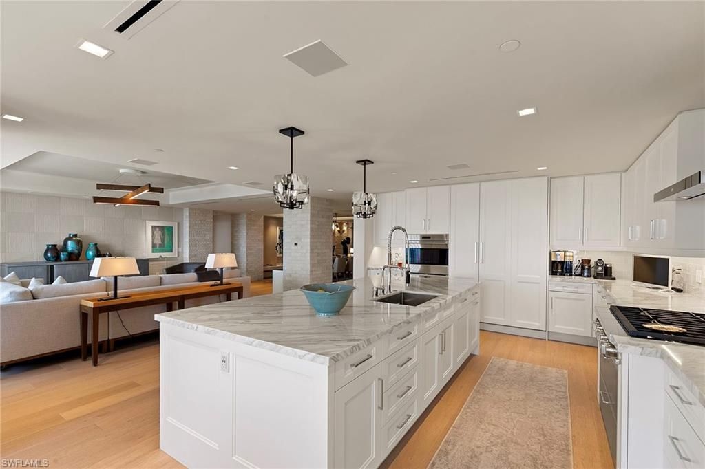 6897 Grenadier Blvd, Unit 902, Naples, FL 34108 Photo
