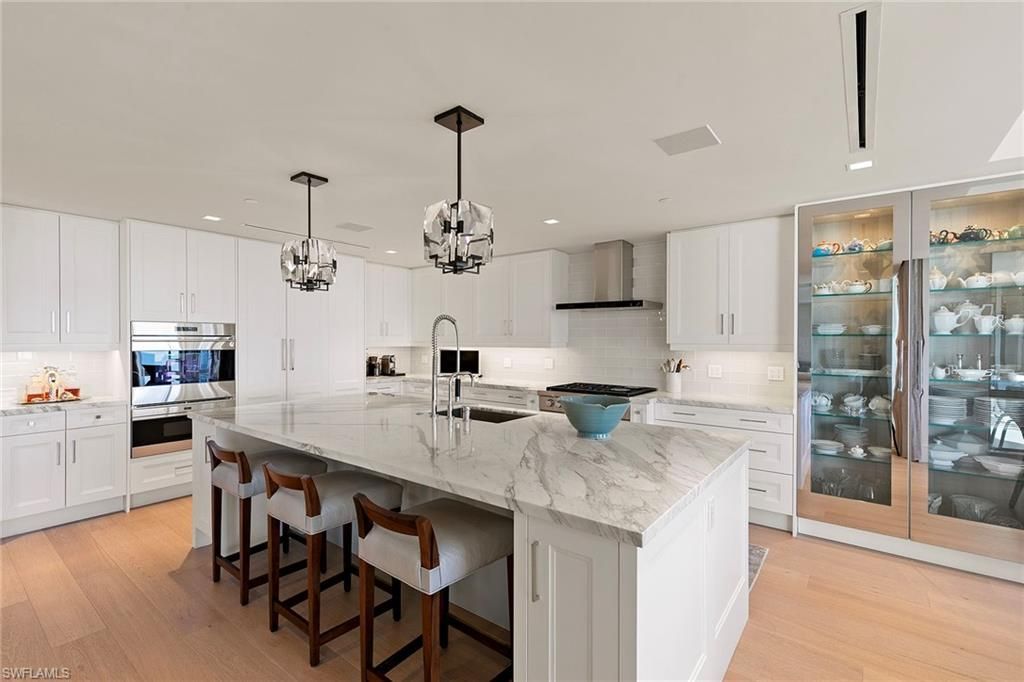 6897 Grenadier Blvd, Unit 902, Naples, FL 34108 Photo