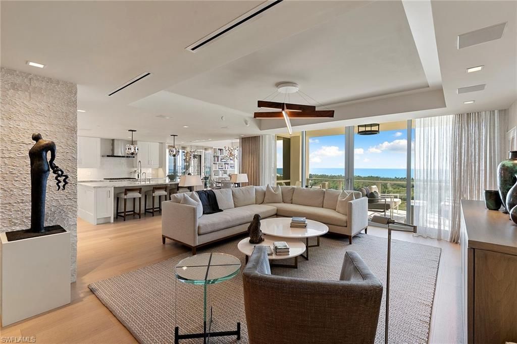 6897 Grenadier Blvd, Unit 902, Naples, FL 34108 Photo