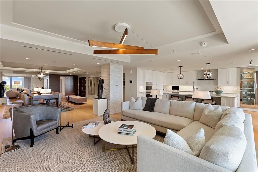 6897 Grenadier Blvd, Unit 902, Naples, FL 34108 Photo