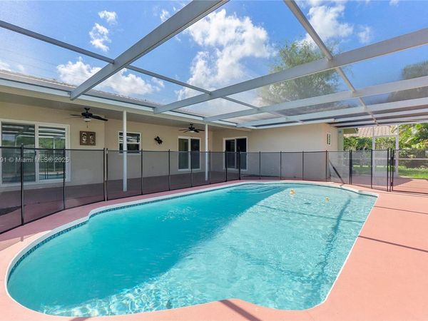 3880 Coral Hills Dr, Coral Springs, FL 33065