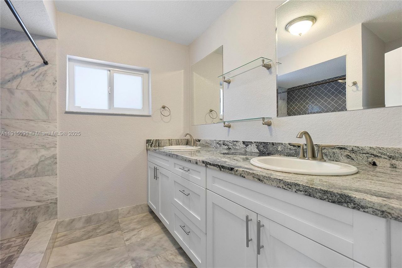 3880 Coral Hills Dr, Coral Springs, FL 33065 Photo