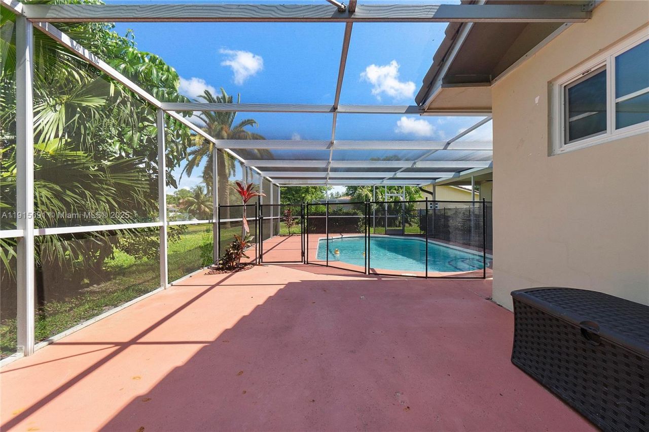 3880 Coral Hills Dr, Coral Springs, FL 33065 Photo