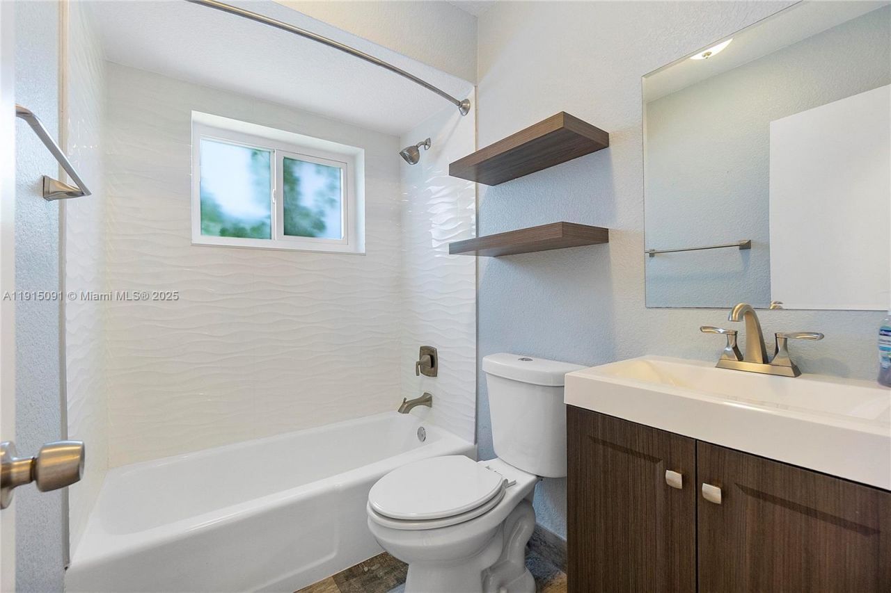 3880 Coral Hills Dr, Coral Springs, FL 33065 Photo